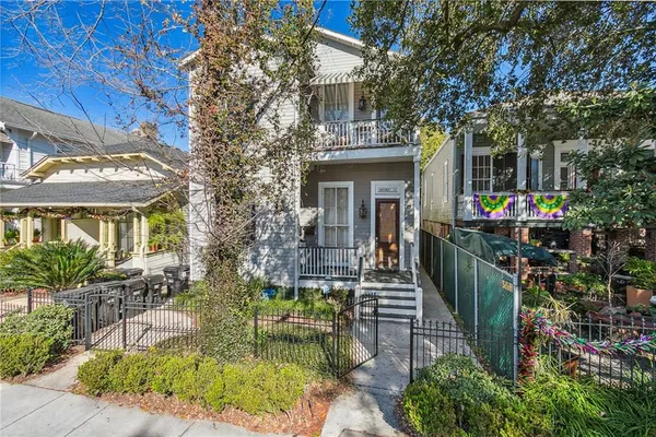 $2,500 | 4849 Magazine Street, Unit A, New Orleans, LA 70115