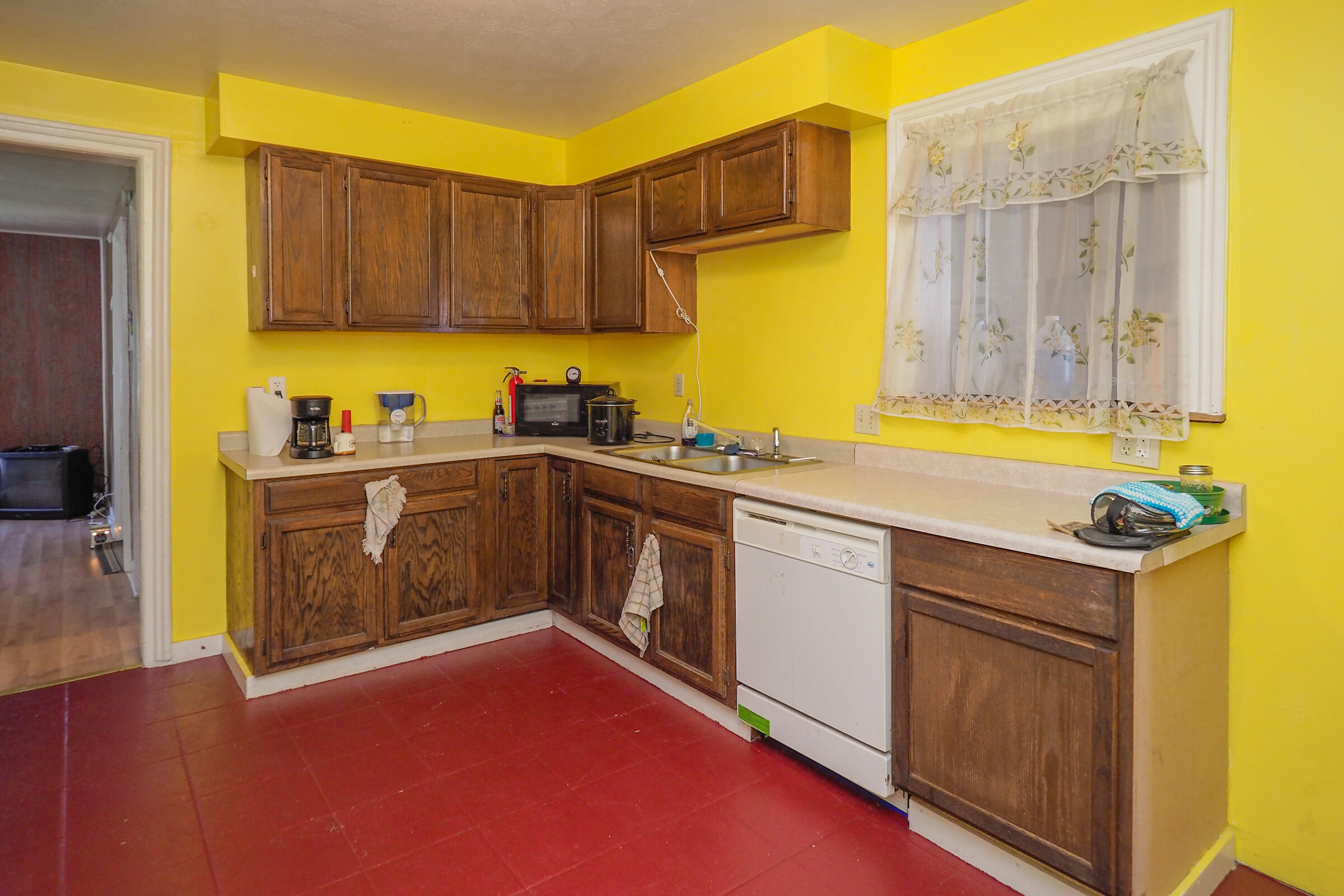 414 East Michigan Avenue Three Rivers, MI 49093 - Photo 8 of 27 414 E Michigan-108