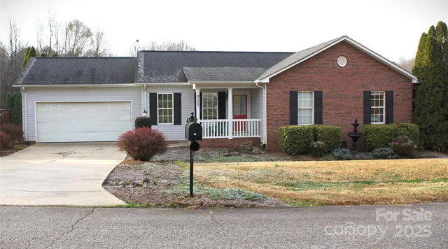 $315,000 | 711 Braemore Court Northwest, Conover, NC 28613