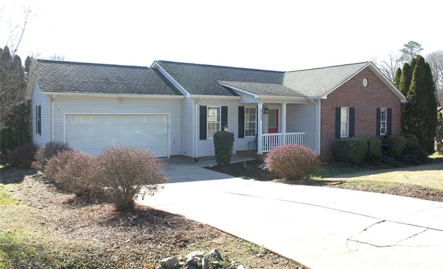 $315,000 | 711 Braemore Court Northwest, Conover, NC 28613