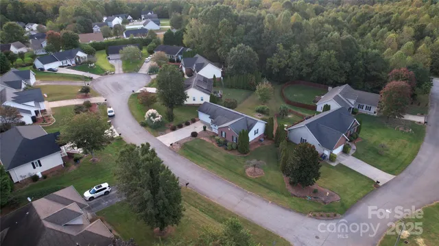 $315,000 | 711 Braemore Court Northwest, Conover, NC 28613