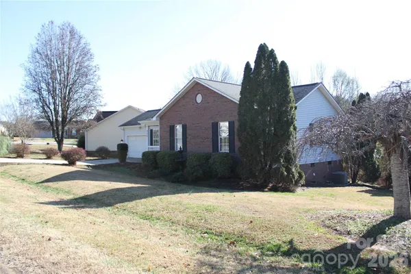 $270,000 | 711 Braemore Court Northwest, Conover, NC 28613