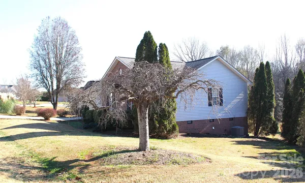 $270,000 | 711 Braemore Court Northwest, Conover, NC 28613