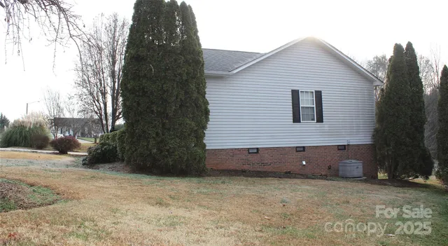 $315,000 | 711 Braemore Court Northwest, Conover, NC 28613