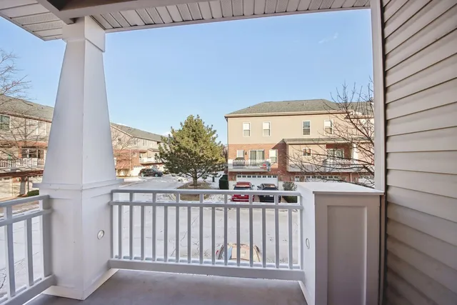 $489,000 | 6130 Riverbend Place, Lisle, IL 60532