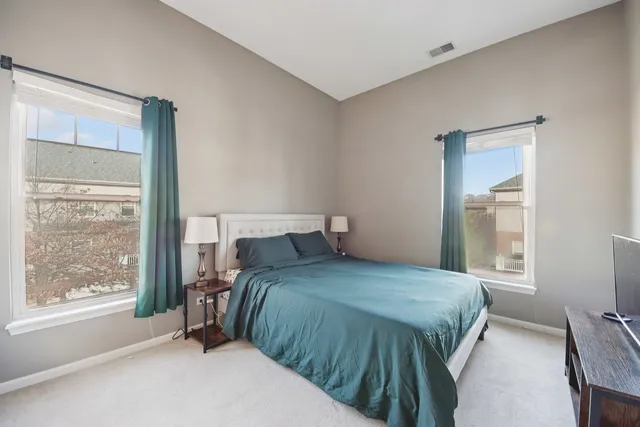 $489,000 | 6130 Riverbend Place, Lisle, IL 60532