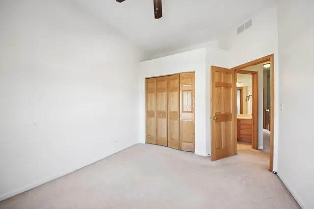 $489,000 | 6130 Riverbend Place, Lisle, IL 60532