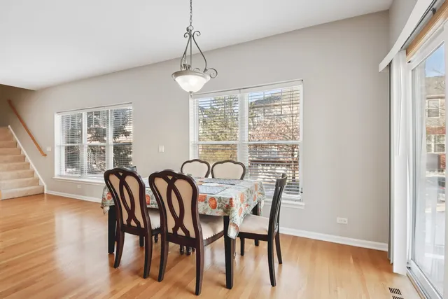 $489,000 | 6130 Riverbend Place, Lisle, IL 60532