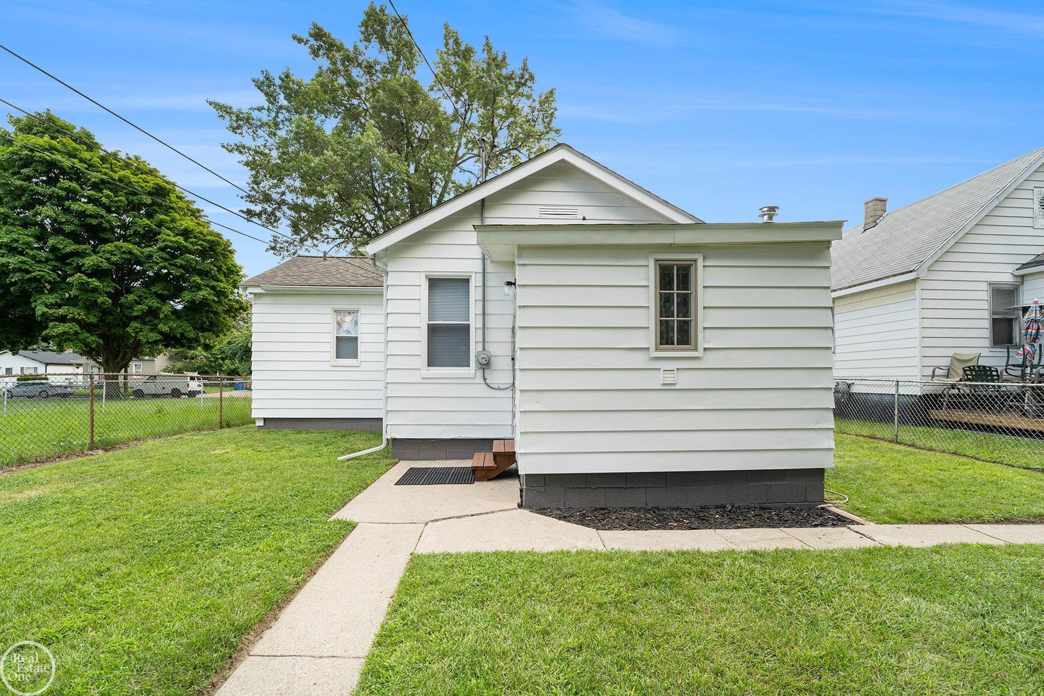 1975 Rome Avenue Warren, MI 48091 - Photo 21 of 25