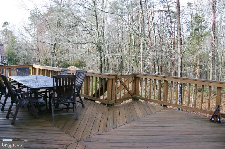 8034 Rocky Run Road Gainesville, VA 20155 - Photo 8 of 18 Deck