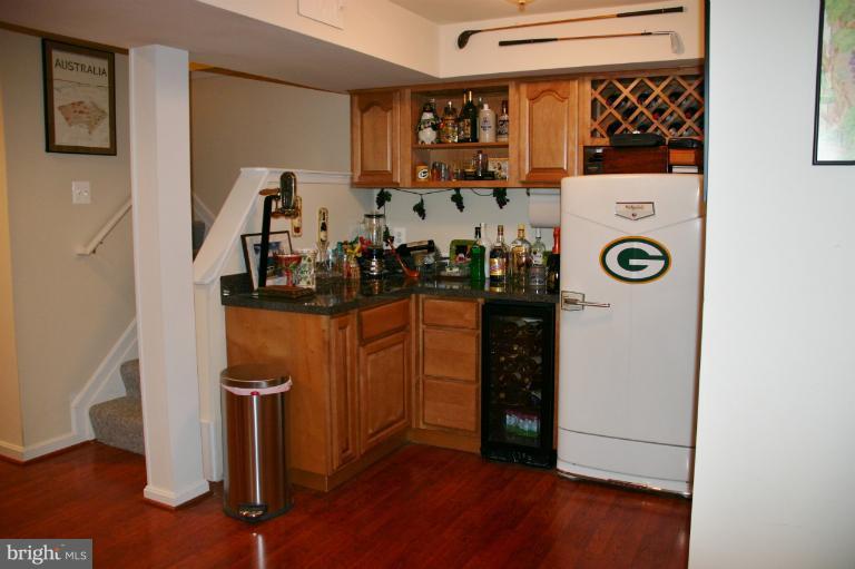 8034 Rocky Run Road Gainesville, VA 20155 - Photo 10 of 18 Bar Area