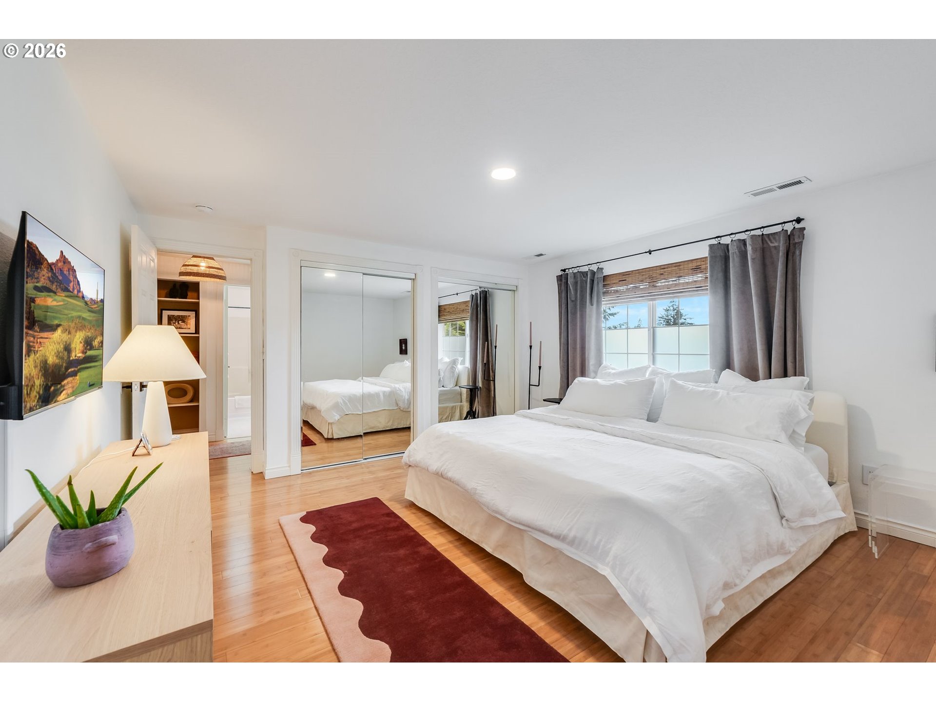 506 Haussler Road Kelso, WA 98626 - Photo 14 of 36 a bedroom with a bed window and couch
