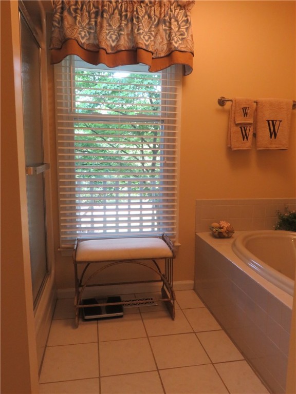 1023 Lady's Lane Anderson, SC 29621 - Photo 18 of 28 Master Bath