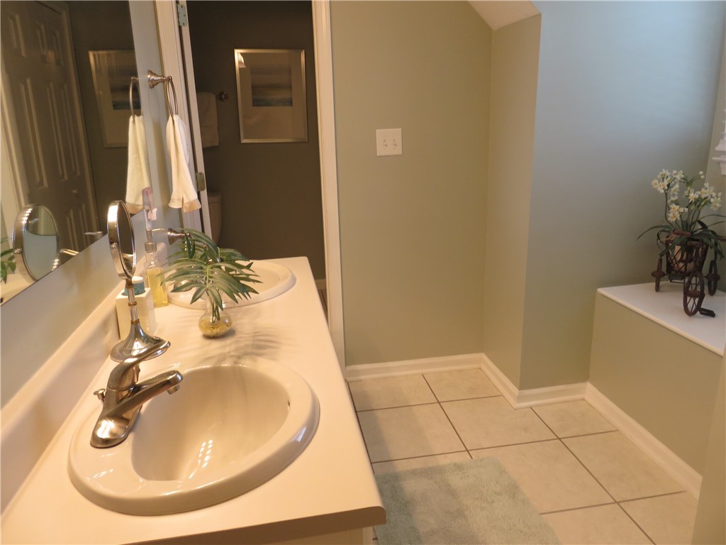 1023 Lady's Lane Anderson, SC 29621 - Photo 21 of 28 Upstairs Bathroom