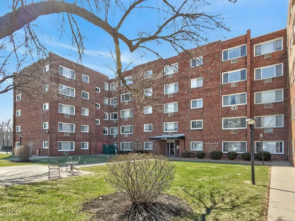 $145,000 | 222 Madison Street, Unit 501, Joliet, IL 60435