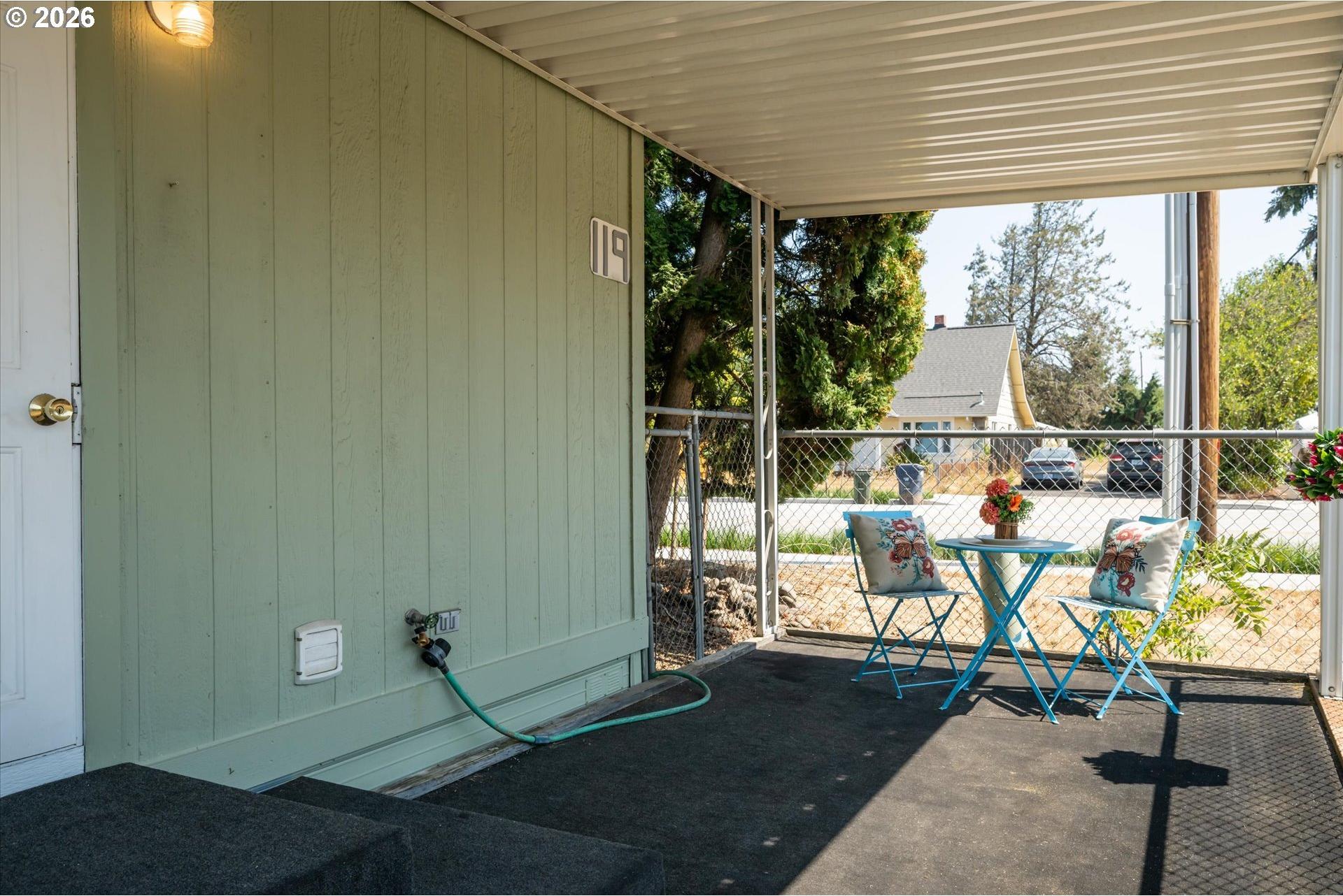 2150 Laura Street, Unit 119 Springfield, OR 97477 - Photo 28 of 37 Porch