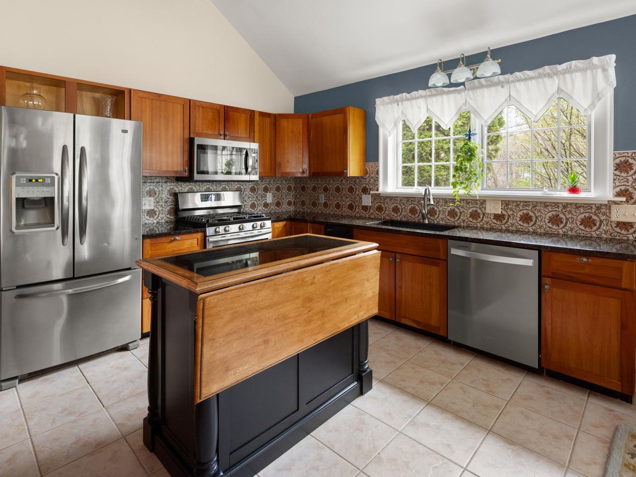 77 River Street Milton, VT 05468 - Photo 6 of 58