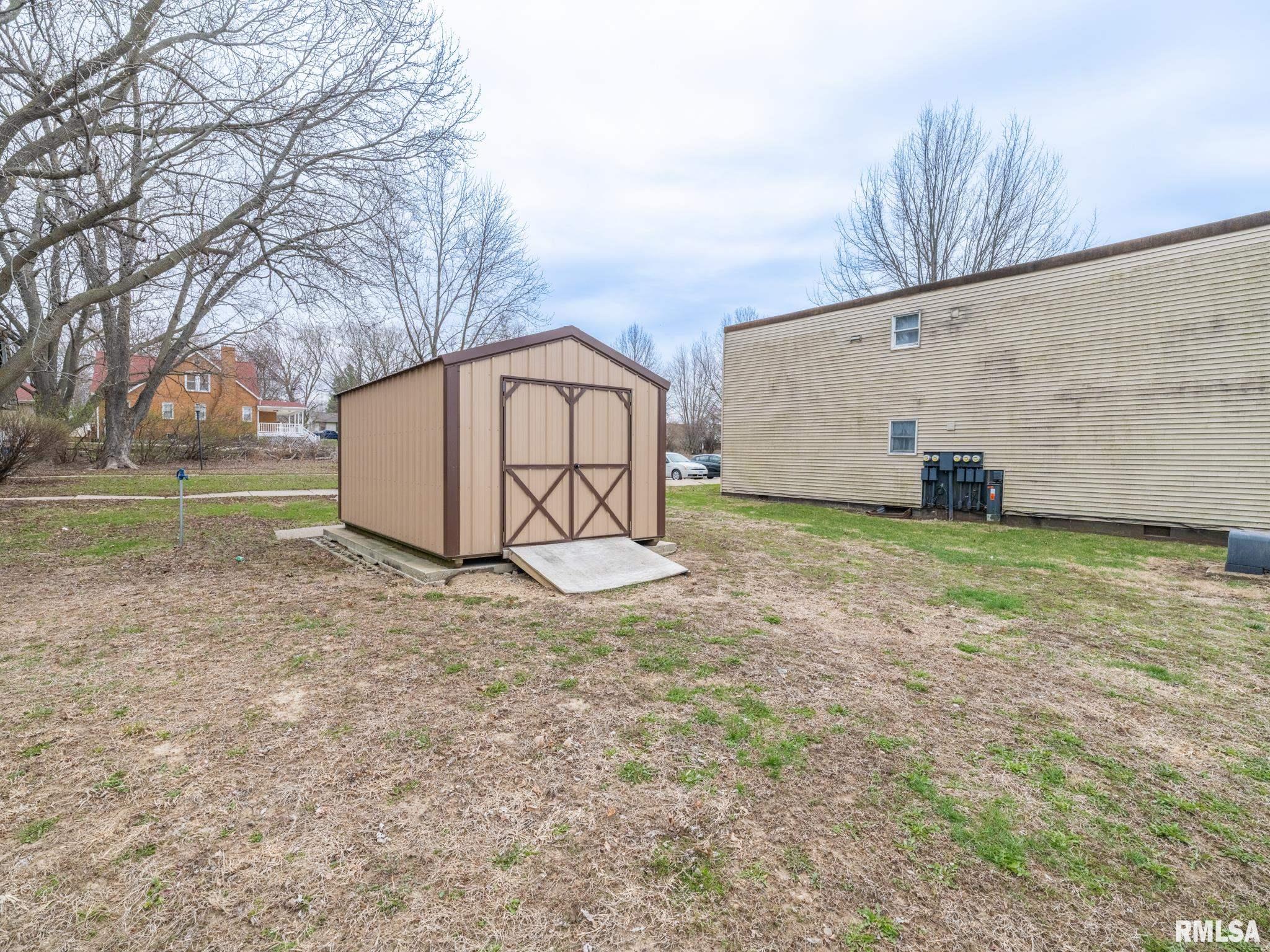 699 East Fort Street Farmington, IL 61531 - Photo 11 of 25