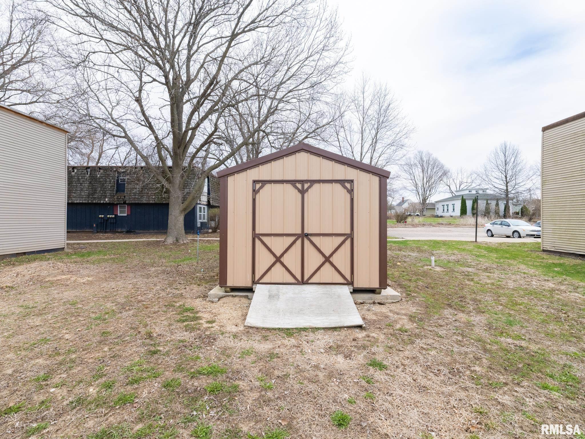 699 East Fort Street Farmington, IL 61531 - Photo 12 of 25