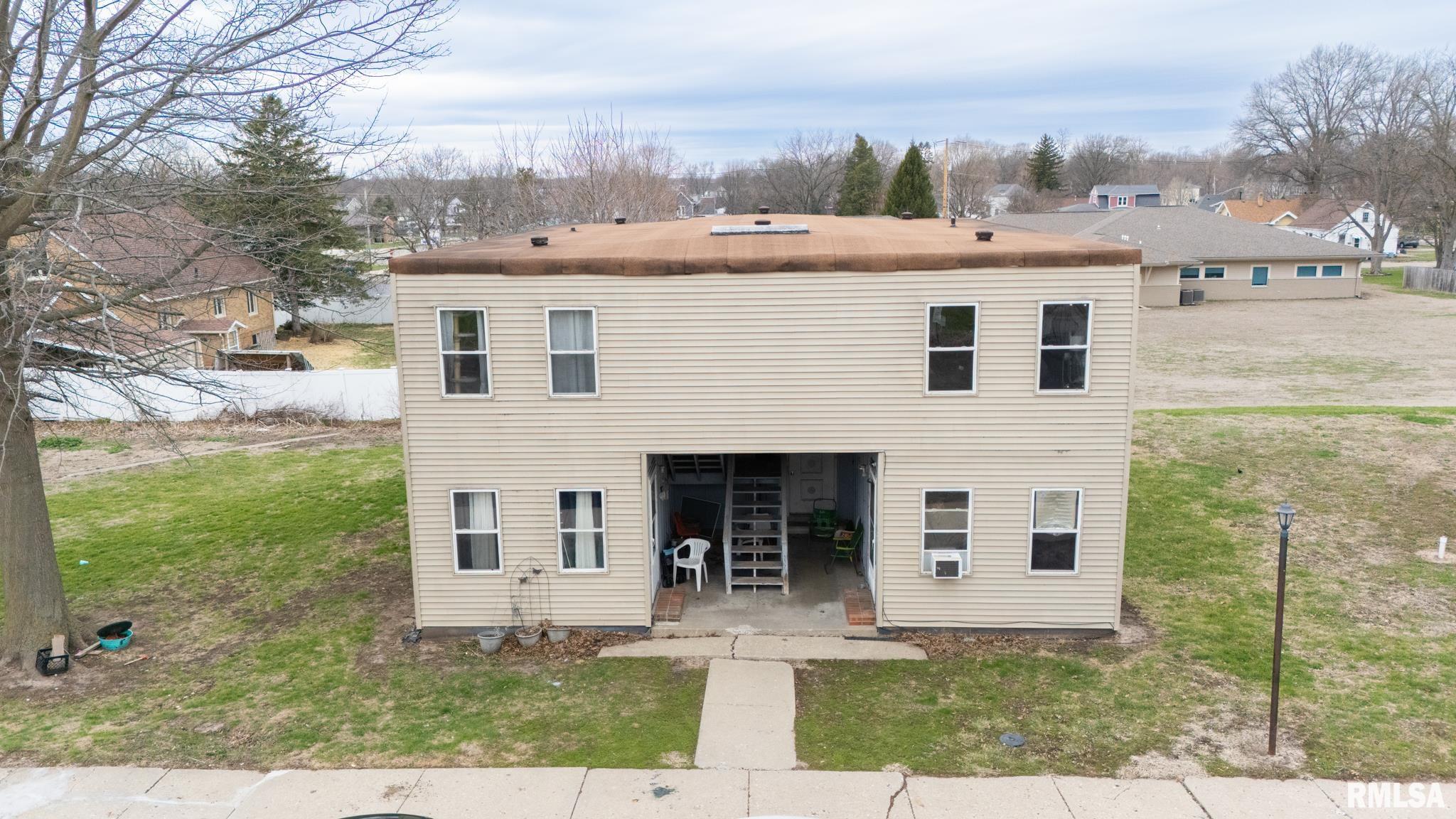 699 East Fort Street Farmington, IL 61531 - Photo 14 of 25