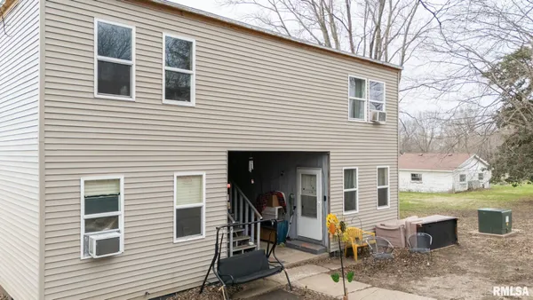 $399,000 | 699 East Fort Street, Farmington, IL 61531