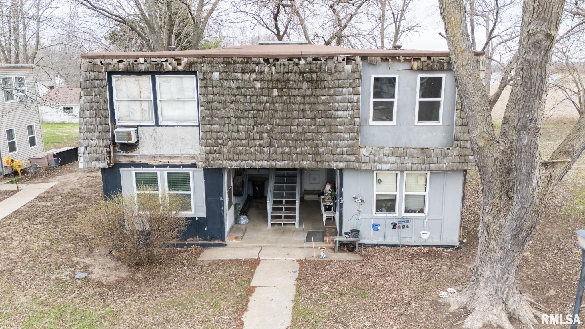 699 East Fort Street Farmington, IL 61531 - Photo 2 of 25