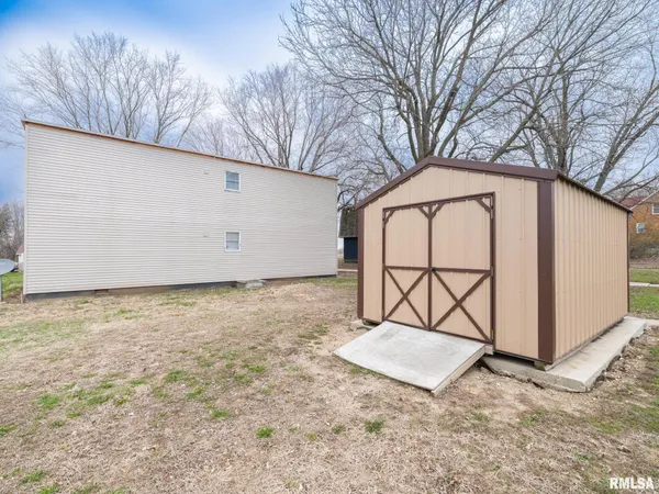 $399,000 | 699 East Fort Street, Farmington, IL 61531
