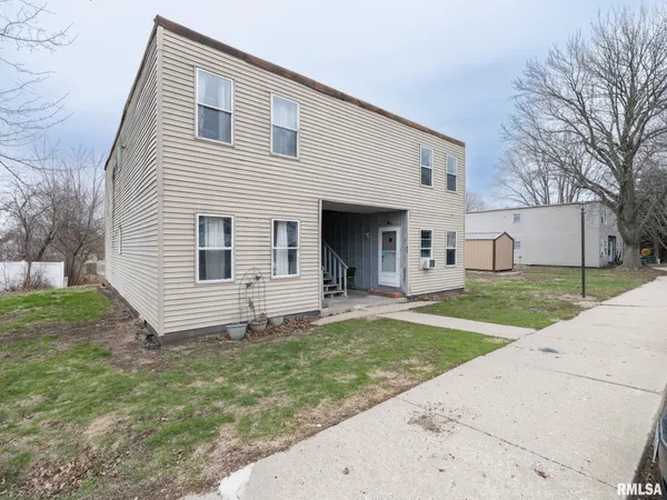 $399,000 | 699 East Fort Street, Farmington, IL 61531
