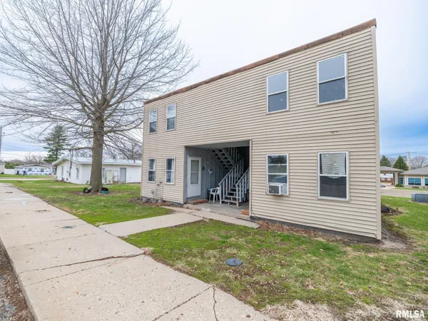$399,000 | 699 East Fort Street, Farmington, IL 61531