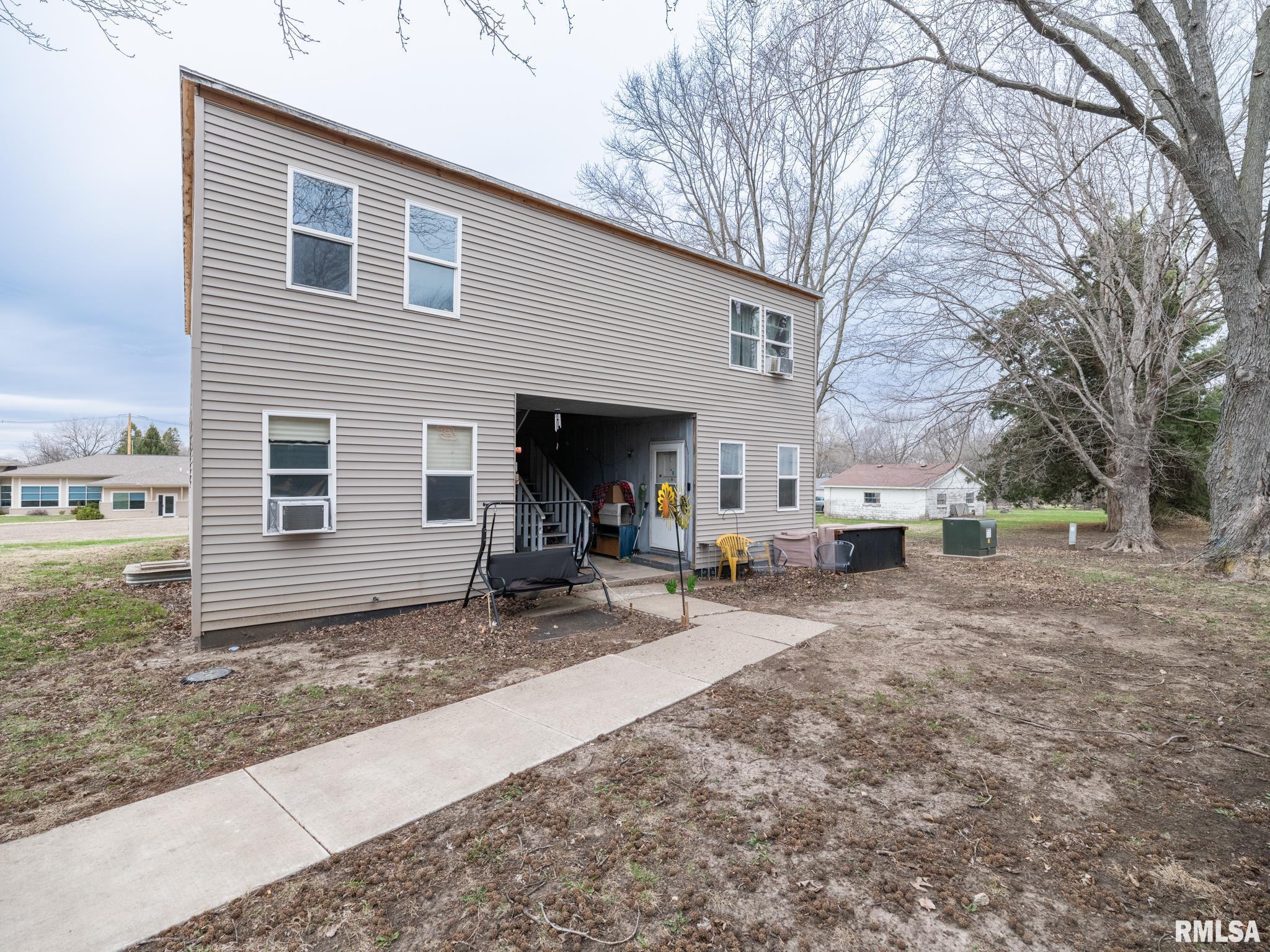 699 East Fort Street Farmington, IL 61531 - Photo 9 of 25