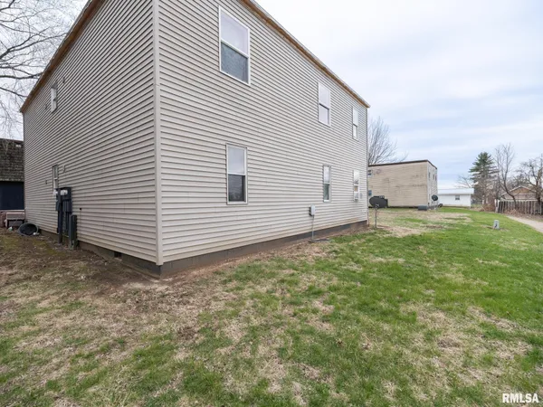 $399,000 | 699 East Fort Street, Farmington, IL 61531