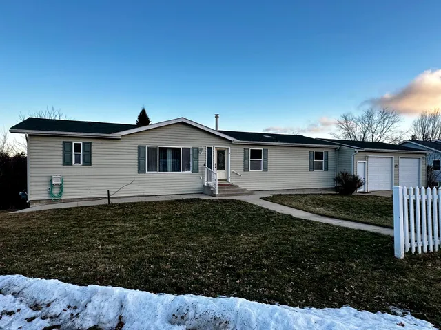 $284,999 | 327 Parkside Drive, Preston, MN 55965