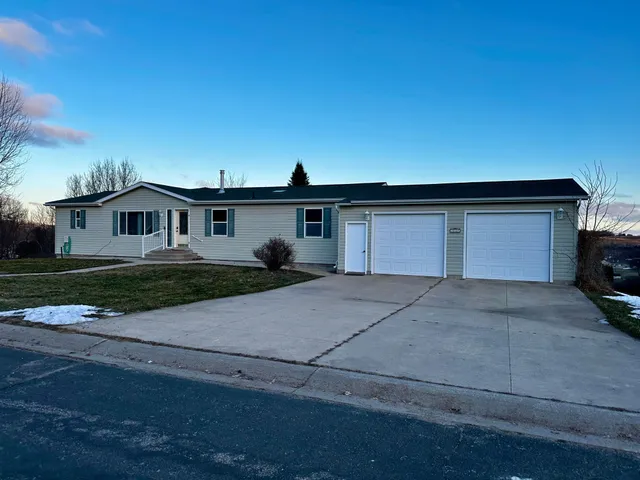 $284,999 | 327 Parkside Drive, Preston, MN 55965