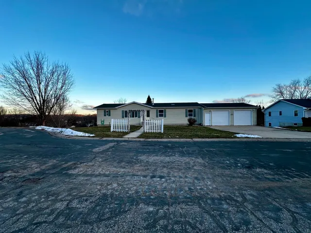 $284,999 | 327 Parkside Drive, Preston, MN 55965