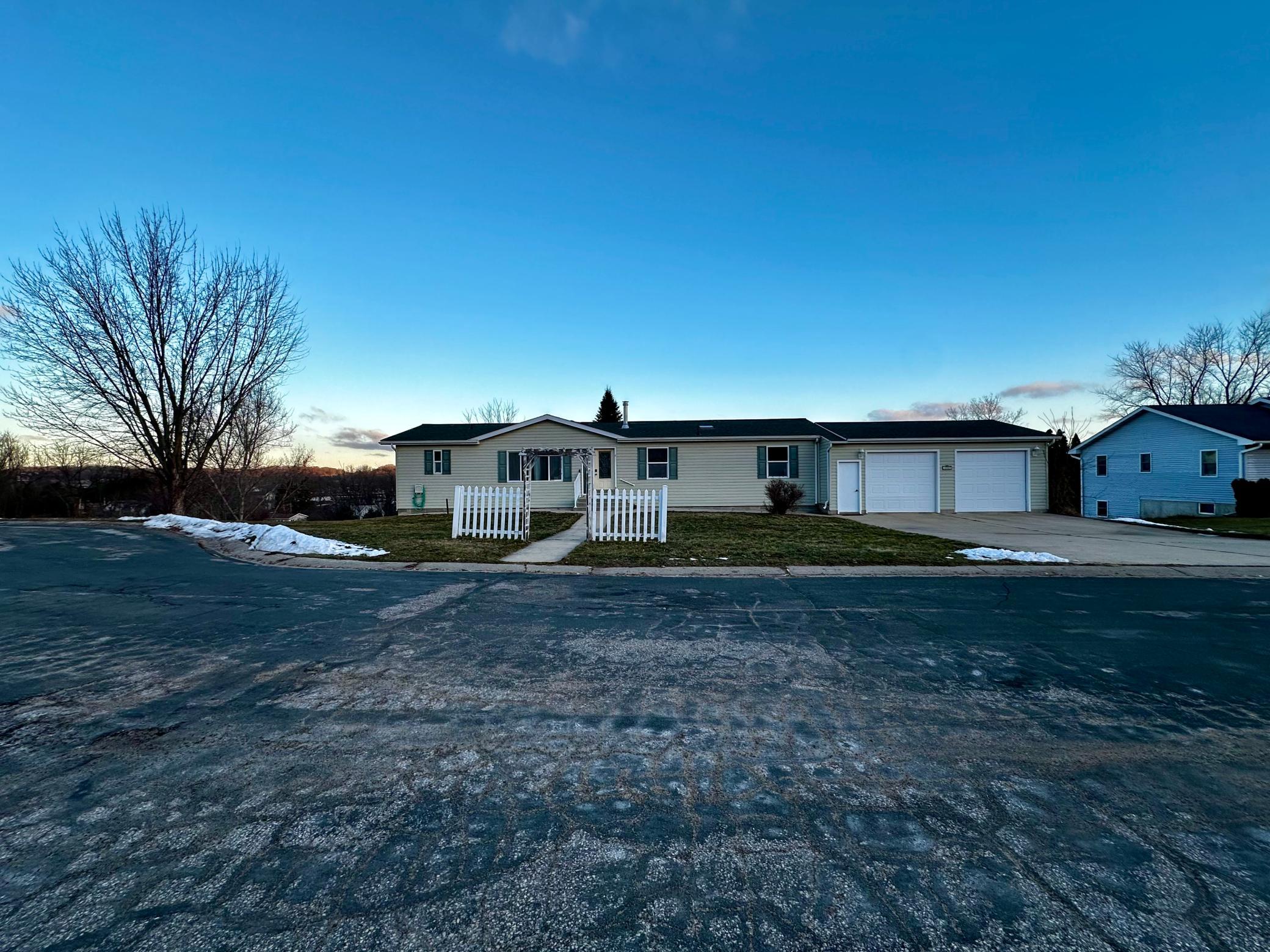 327 Parkside Drive Preston, MN 55965 - Photo 3 of 45