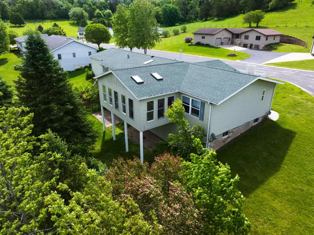 $284,999 | 327 Parkside Drive, Preston, MN 55965