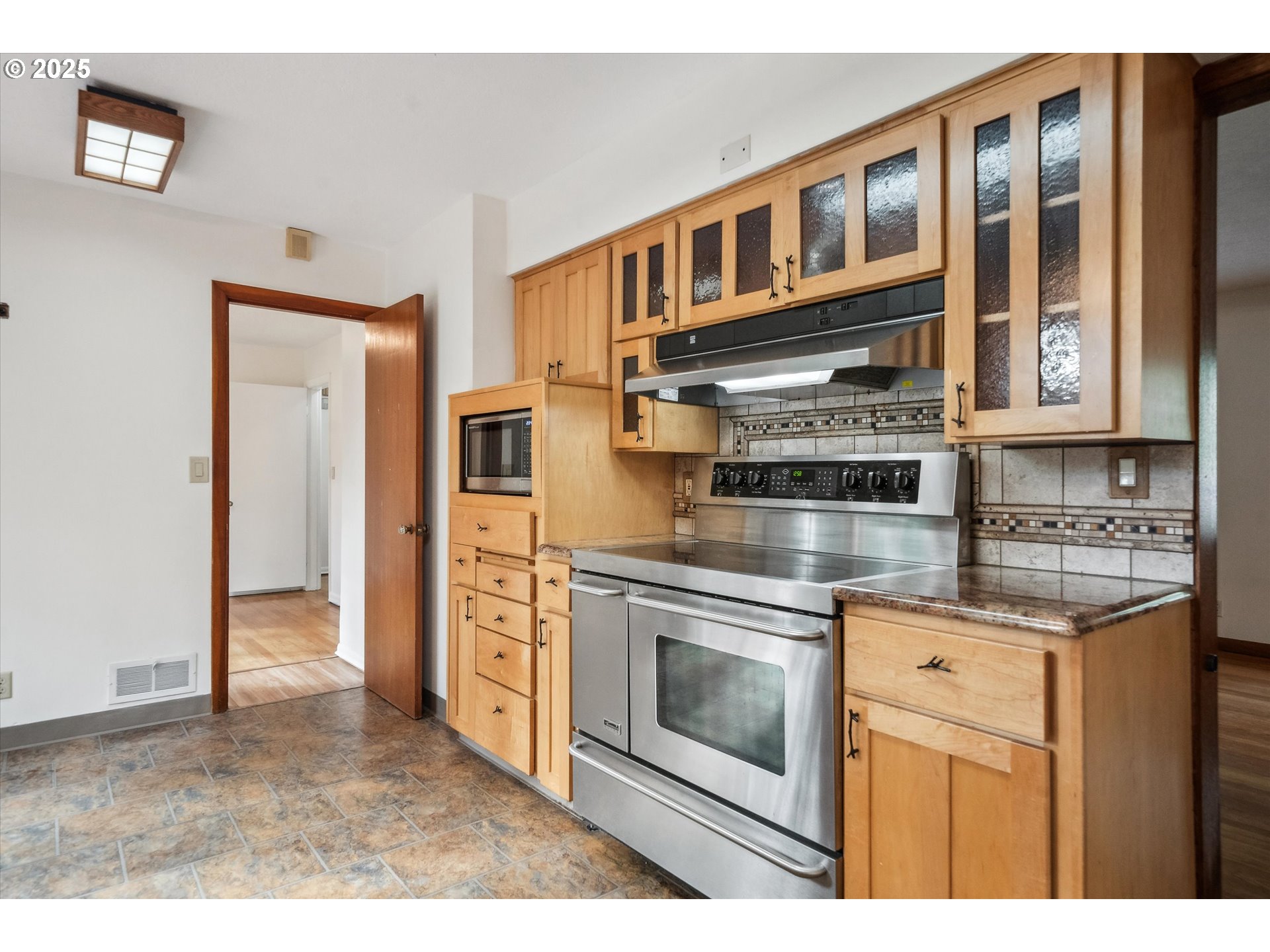 3090 Southwest Grace Lane Portland, OR 97225 - Photo 13 of 48 Kitchen