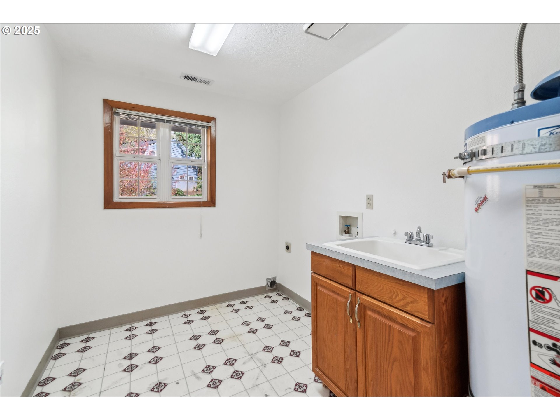 3090 Southwest Grace Lane Portland, OR 97225 - Photo 34 of 48 Laundry