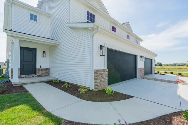 a view of a back yard of the house