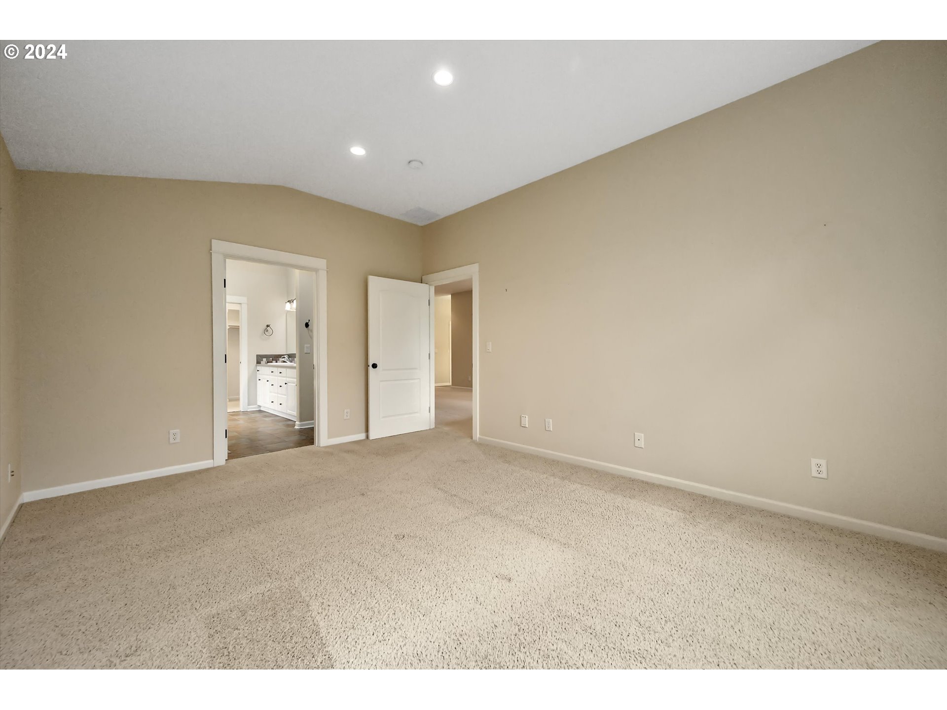 2078 Southeast Rhododendron Avenue Dallas, OR 97338 - Photo 18 of 34 Gallery Image 18
