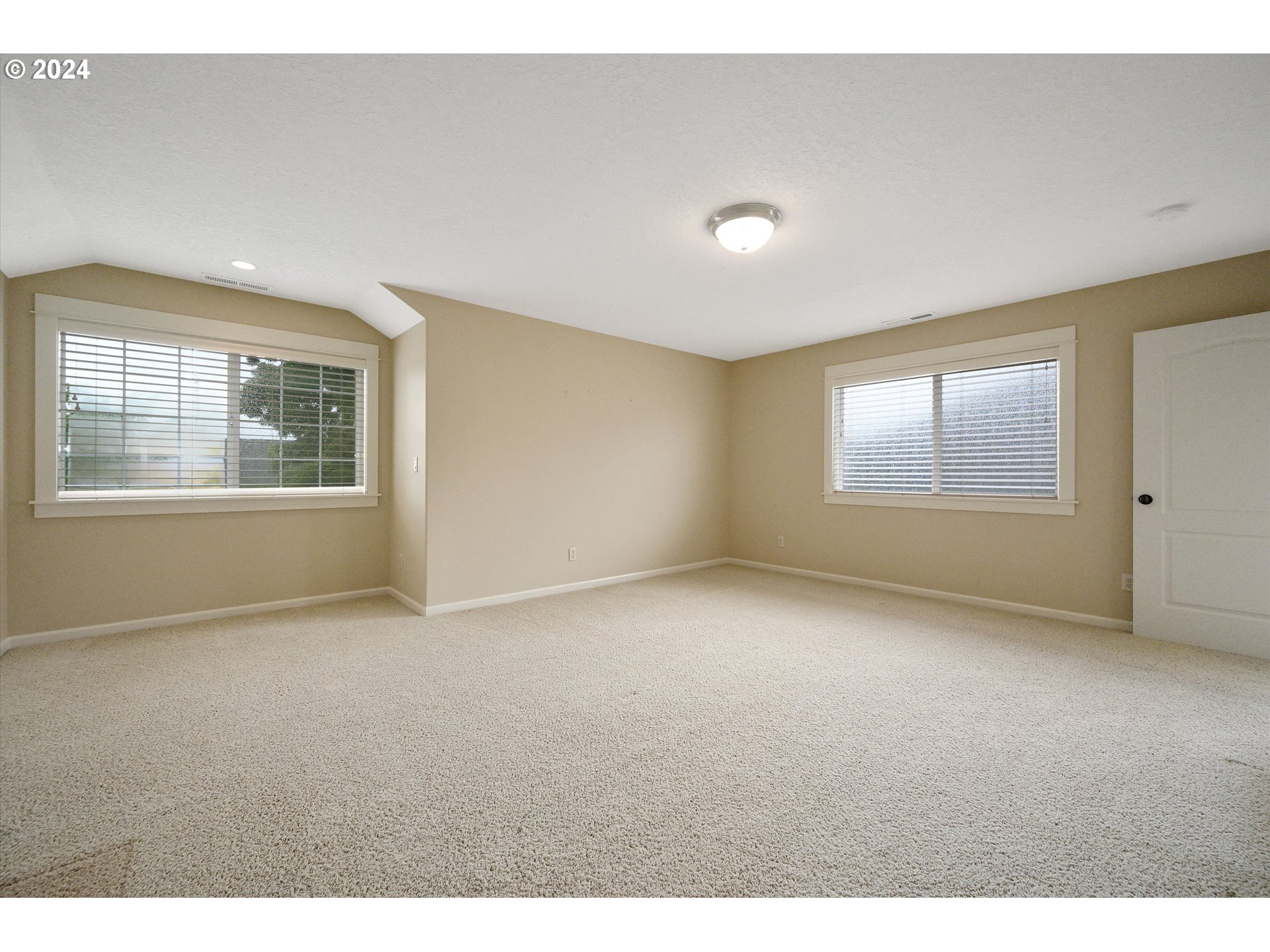 2078 Southeast Rhododendron Avenue Dallas, OR 97338 - Photo 31 of 34 Gallery Image 31