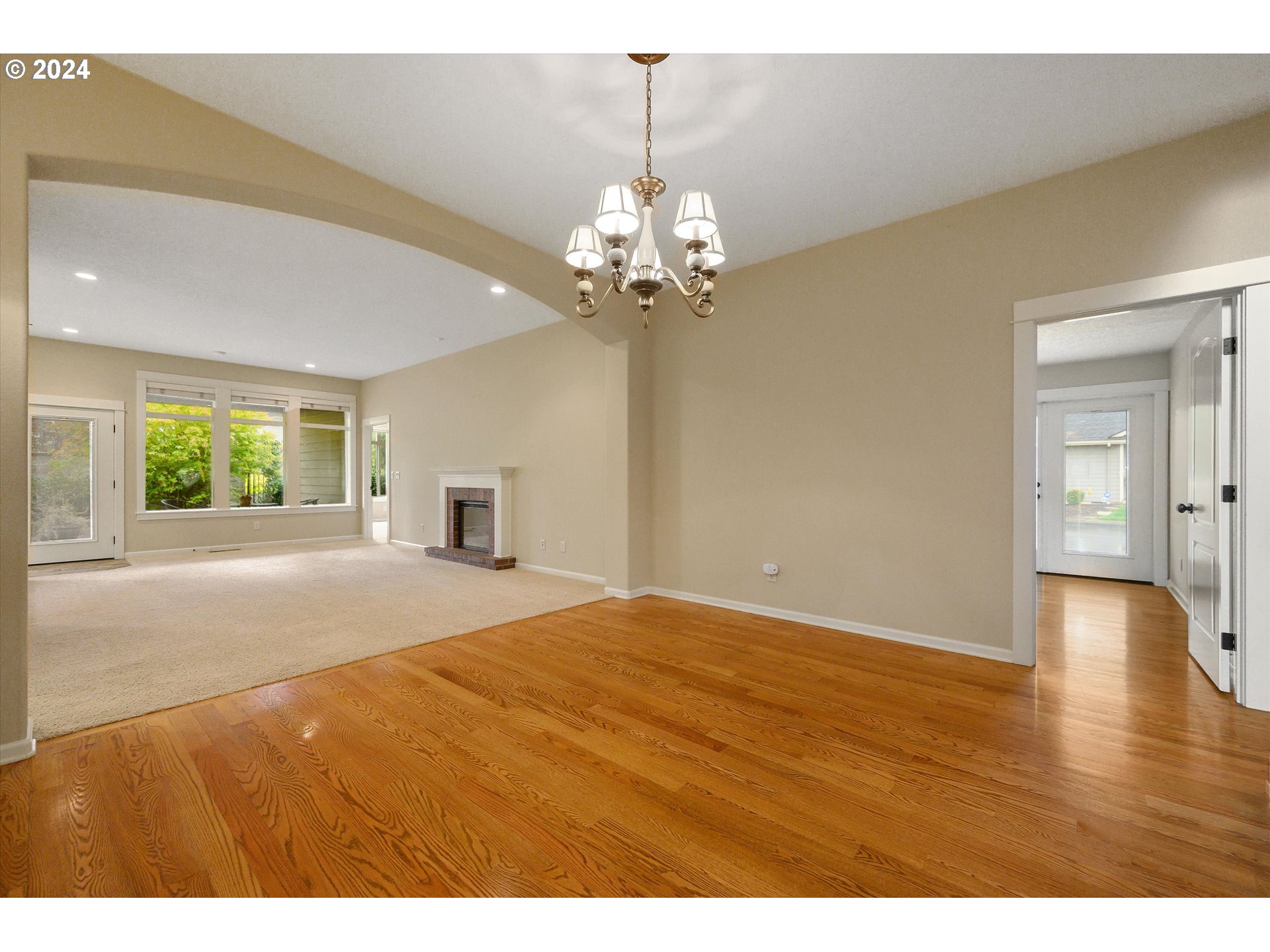 2078 Southeast Rhododendron Avenue Dallas, OR 97338 - Photo 5 of 34 Gallery Image 5