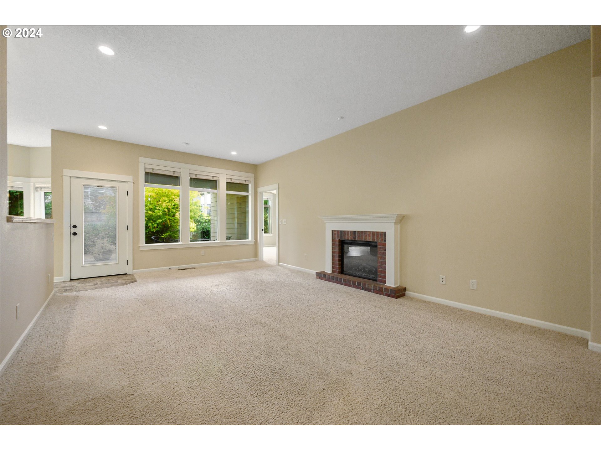 2078 Southeast Rhododendron Avenue Dallas, OR 97338 - Photo 7 of 34 Gallery Image 7