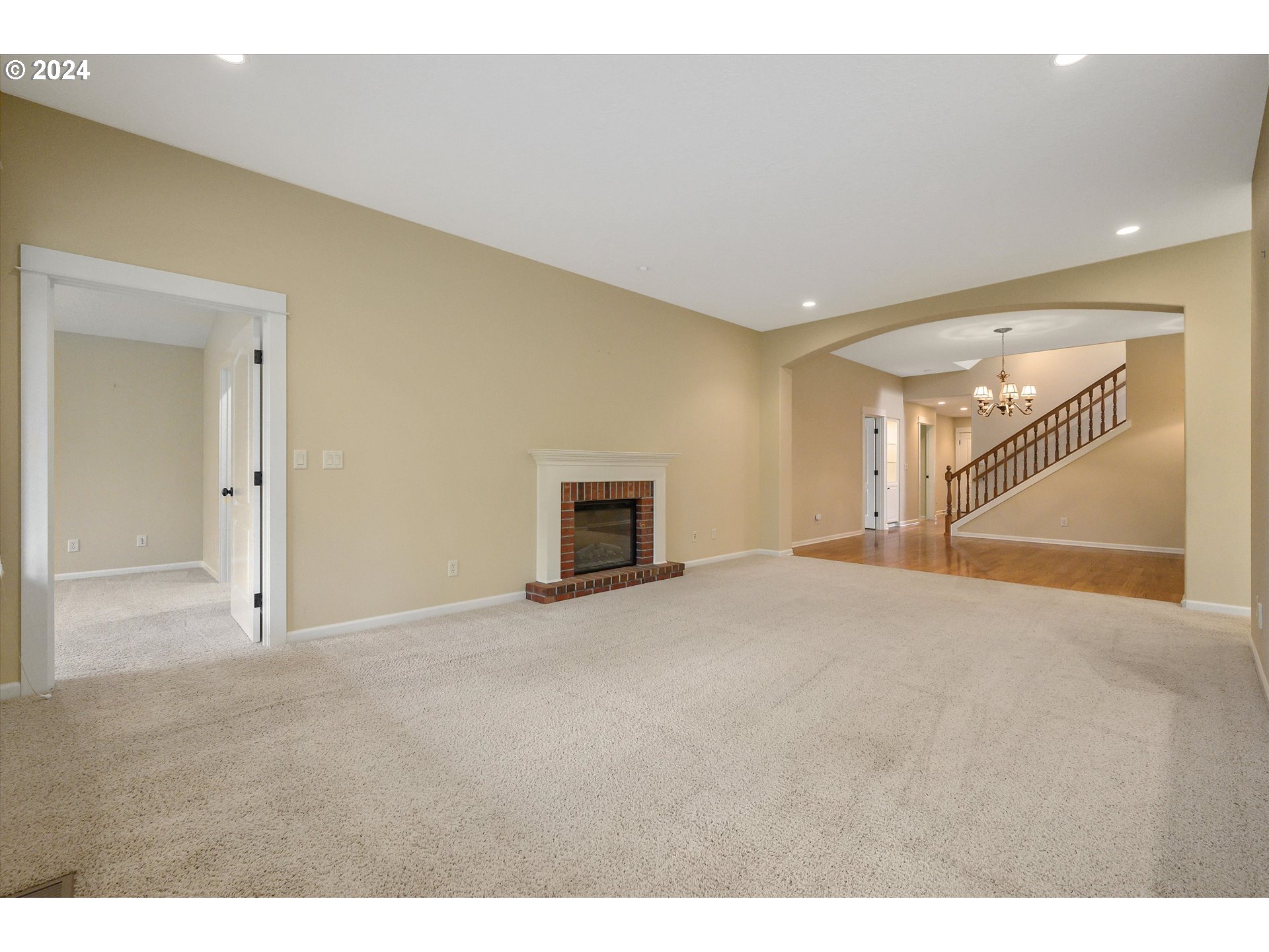 2078 Southeast Rhododendron Avenue Dallas, OR 97338 - Photo 8 of 34 Gallery Image 8
