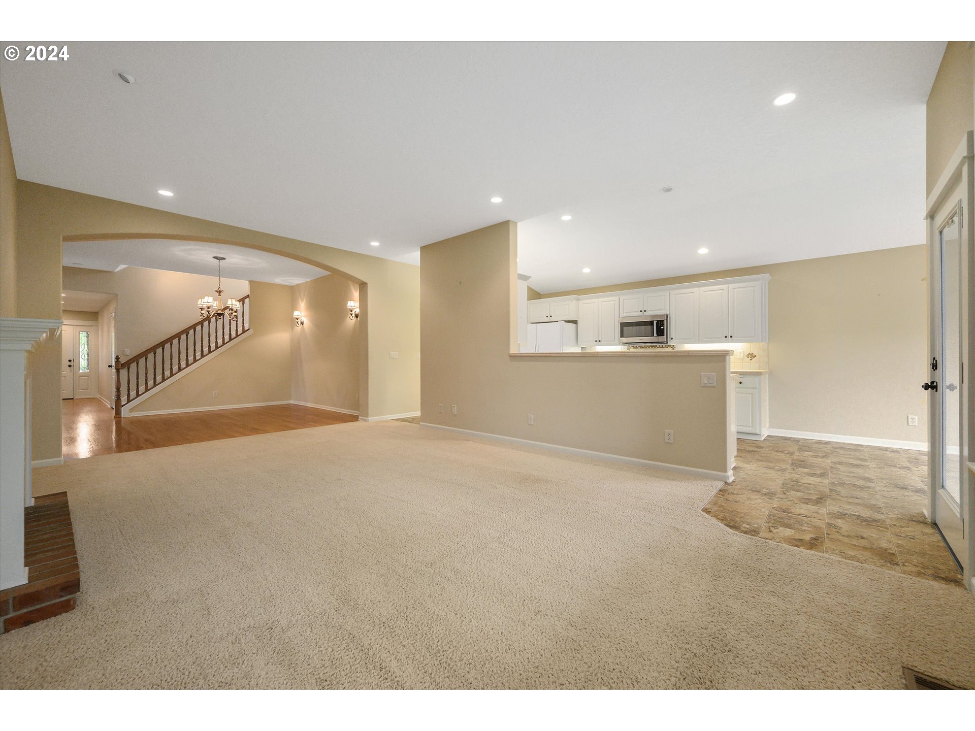 2078 Southeast Rhododendron Avenue Dallas, OR 97338 - Photo 9 of 34 Gallery Image 9