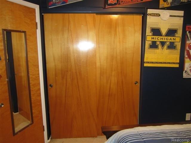 36976 Greenbush Road Wayne, MI 48184 - Photo 13 of 19 024.JPG