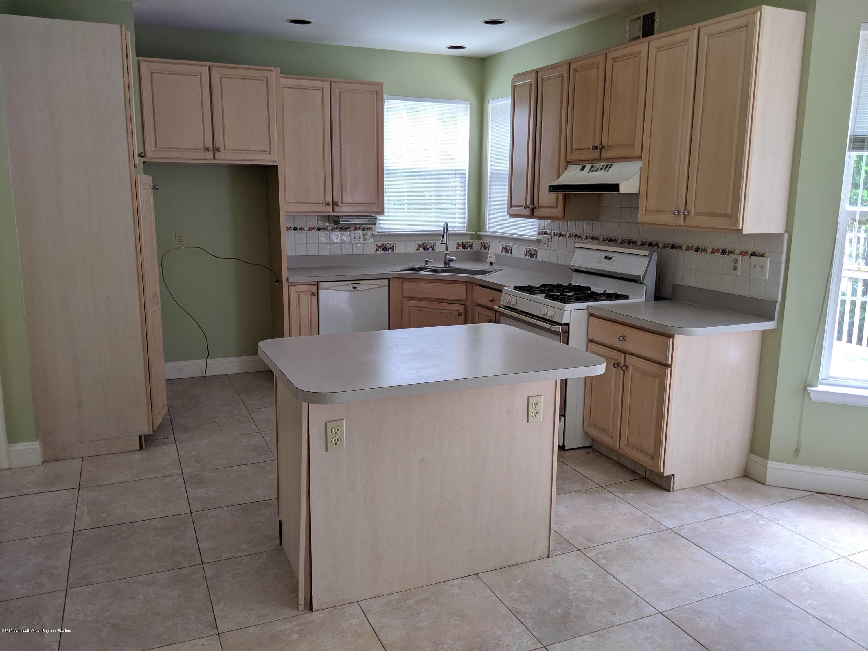 15 Raleigh Pass Colts Neck, NJ 07722 - Photo 11 of 30 IMG_20190619_112049