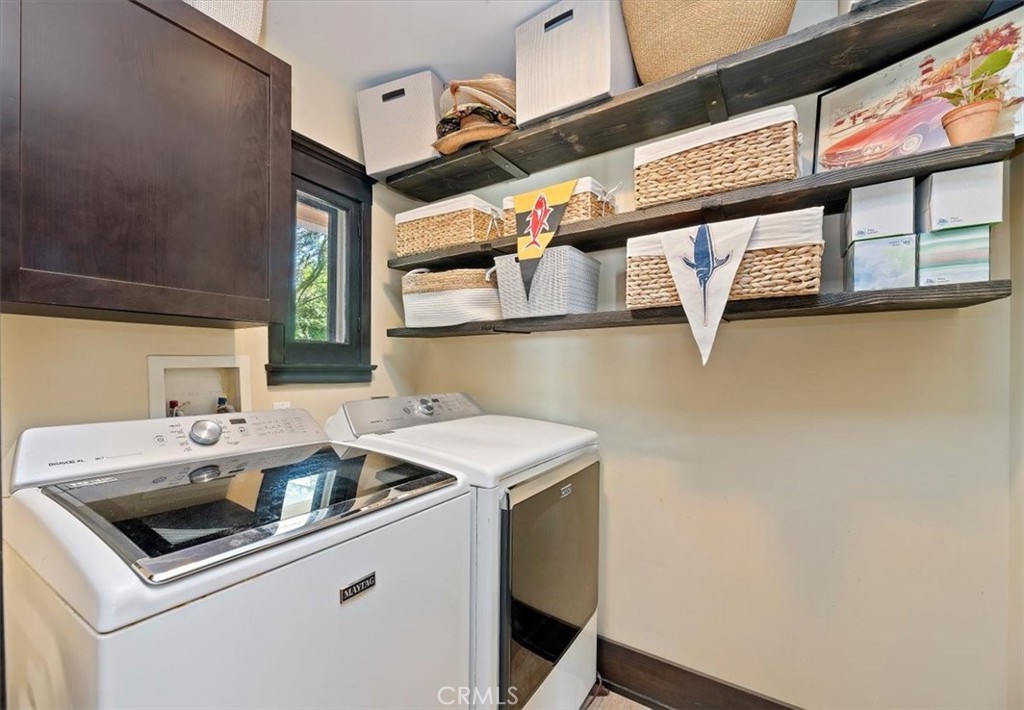 4161 University Riverside, CA 92501 - Photo 28 of 52 a utility room with dryer and washer