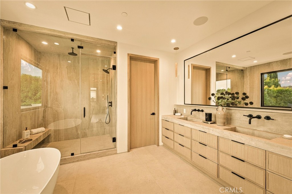 16658 Addison Street Encino, CA 91436 - Photo 39 of 46 Gallery Image 39