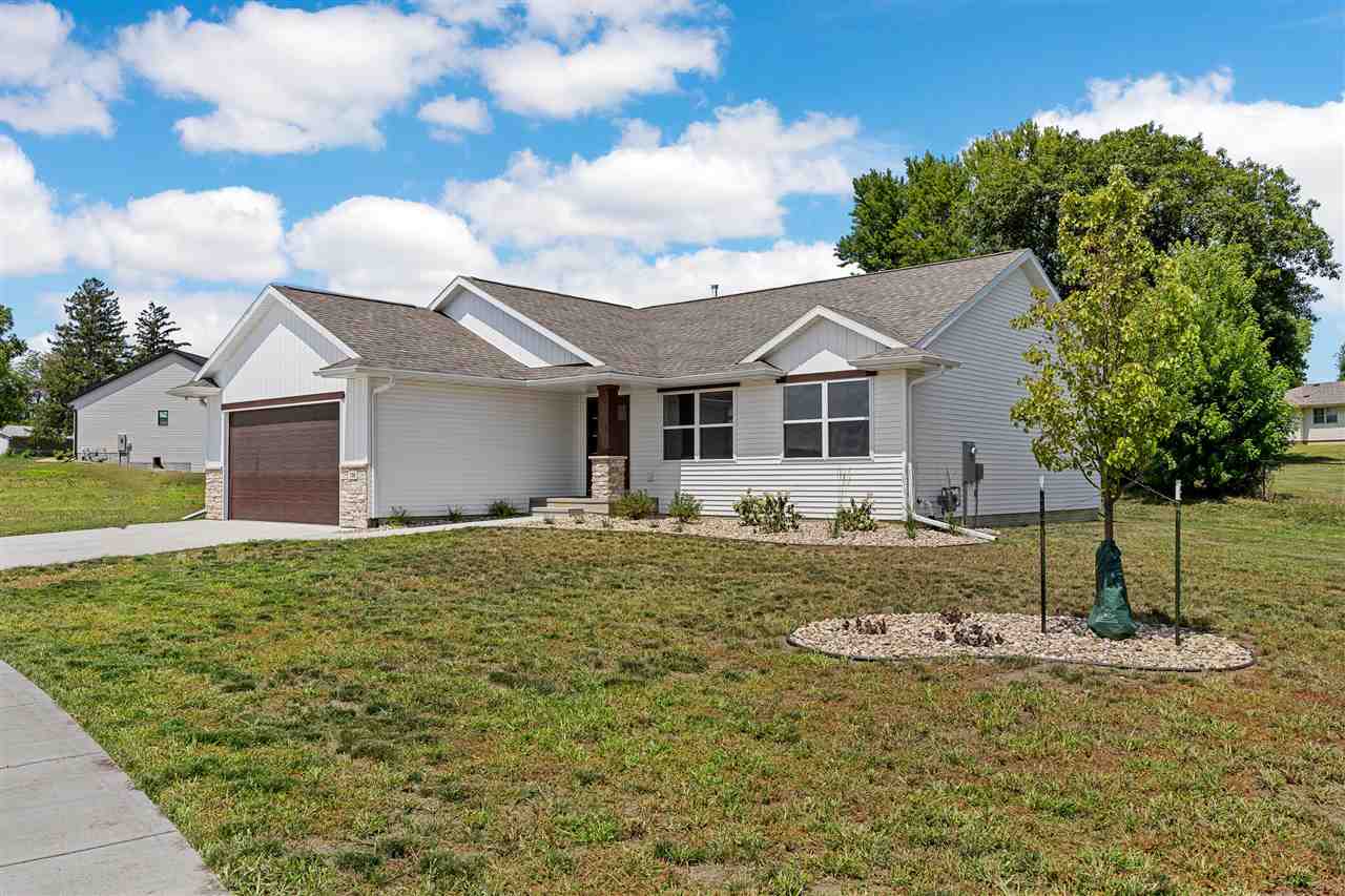 710 Pointer Circle Center Point, IA 52213 - Photo 2 of 32 Gallery Image 2